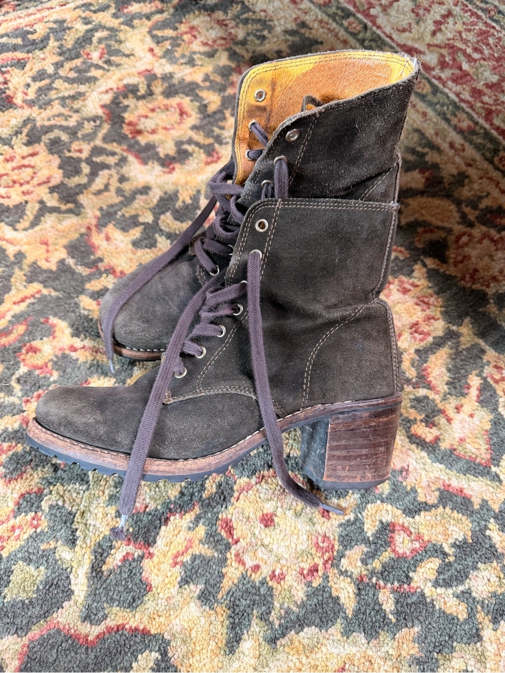 Frye Lace-Up Suede Ankle Boots in Dark Brown size 7.5 - Picture 2 of 6